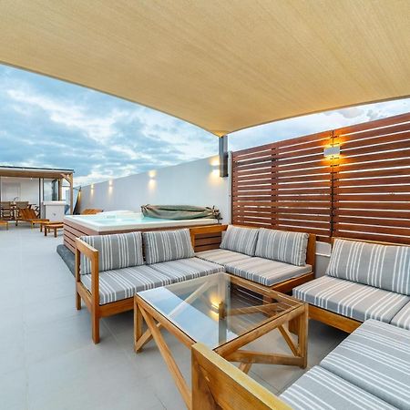 One Bay Residence Unit 15 - Penthouse With Private Roof Top, Jacuzzi And Sea View Гранд Байе Екстериор снимка