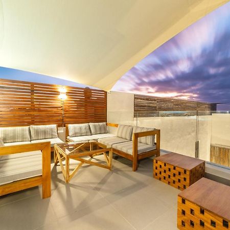 One Bay Residence Unit 15 - Penthouse With Private Roof Top, Jacuzzi And Sea View Гранд Байе Екстериор снимка