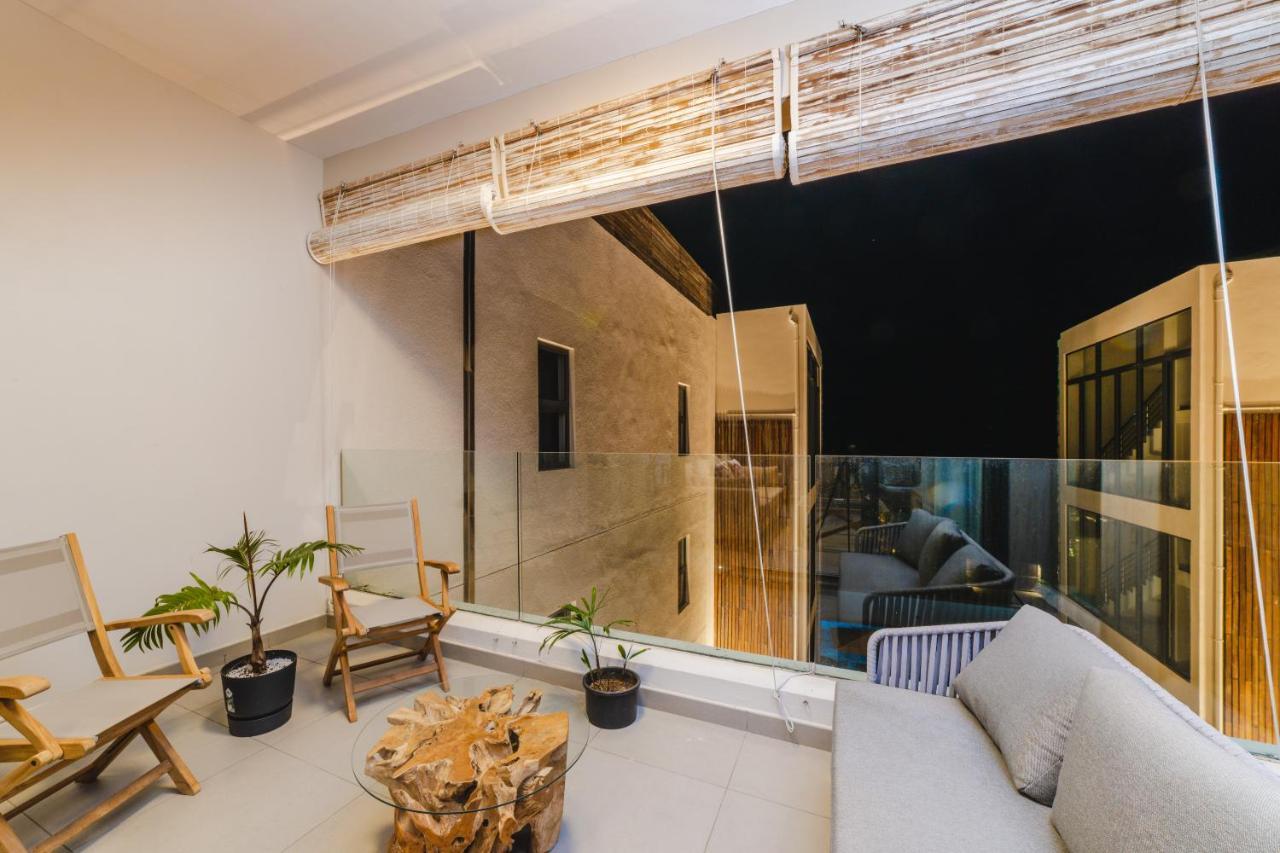 One Bay Residence Unit 15 - Penthouse With Private Roof Top, Jacuzzi And Sea View Гранд Байе Екстериор снимка